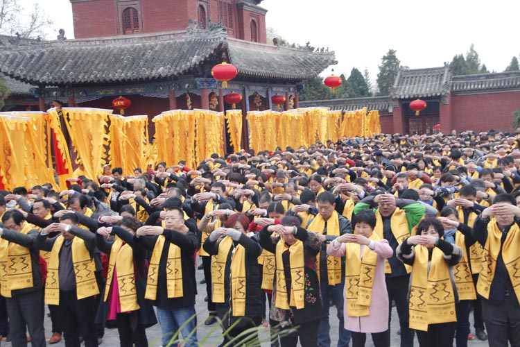 三拜九叩怎么做(图3)