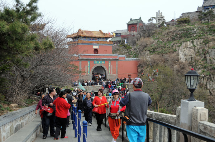 自驾泰山爬山路线攻略大全_自驾泰山全攻略(图1)