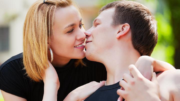 夫妻多久一次性生活比较好 性生活不和谐是否影响婚姻(图2)