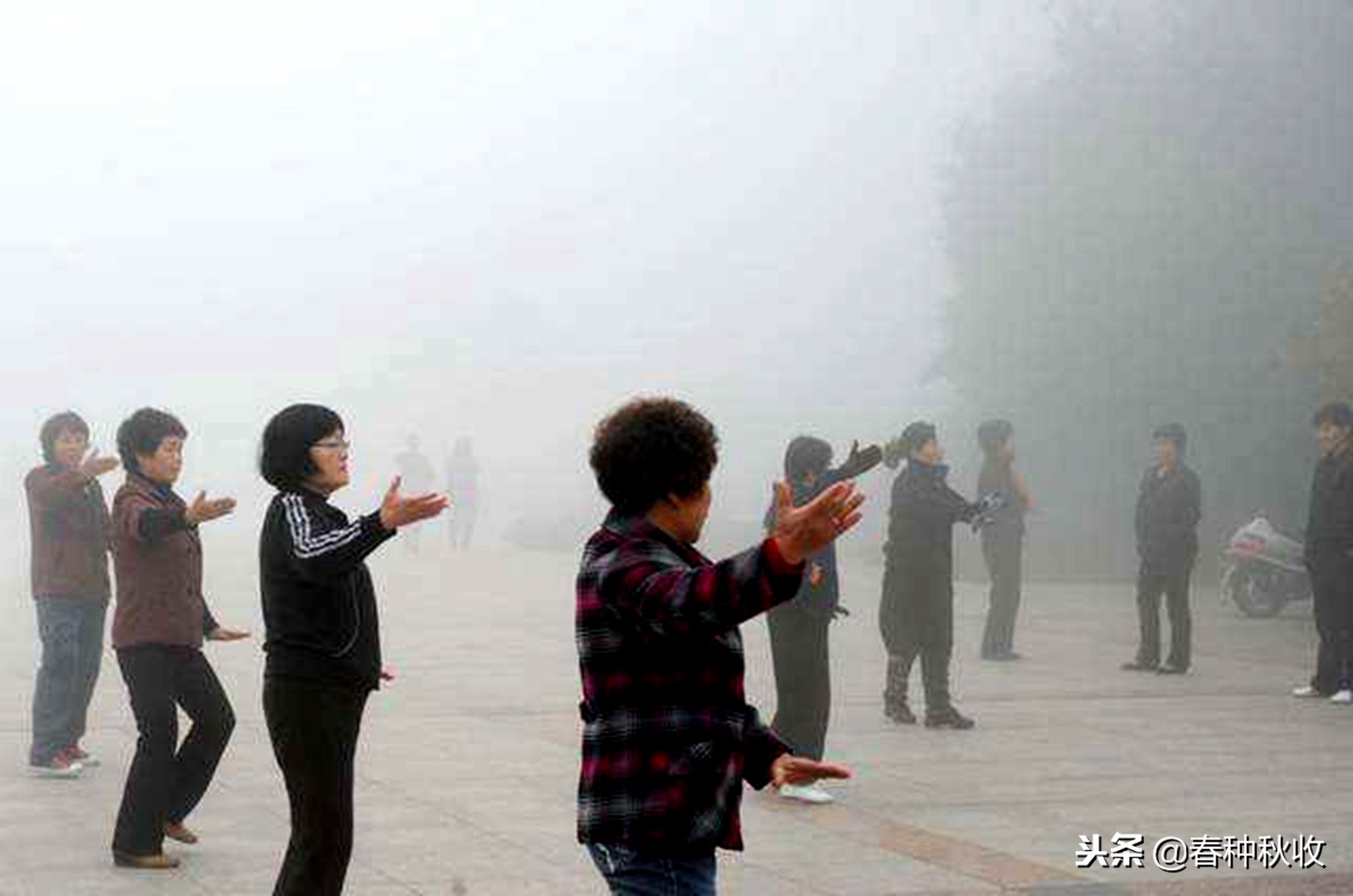 大雾天气适合跑步吗_大雾天跑步的危害(图3)