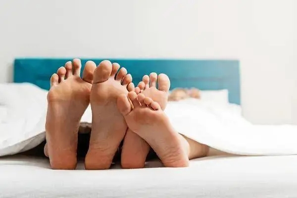 男人初夜怎么寻找阴道？(图1)