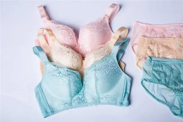 女生不穿内衣到底有多爽？(图1)