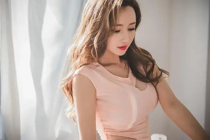 乳晕上的白色小点点，到底是什么东西？(图1)