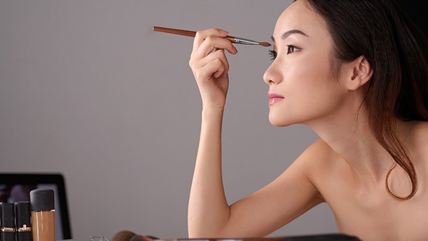 打了瘦脸针为什么脸肿了?(图1) 打了瘦脸针为什么脸肿了?(图1)