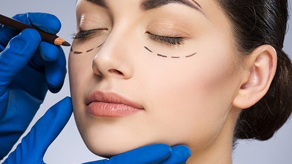 做光子美容要慎重(图1) 做光子美容要慎重(图1)