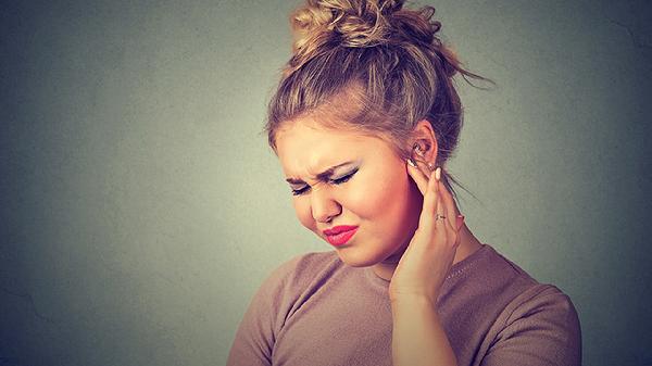 耳朵刺痛的真相：警惕喉炎、中耳炎背后的健康隐患！(图1)