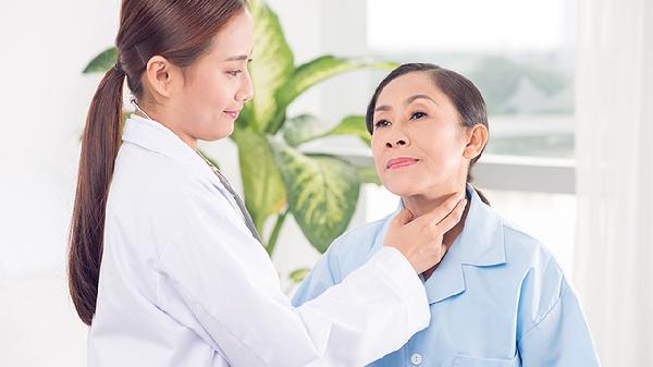 脖子上突然起来一些红肿的包(图1)
