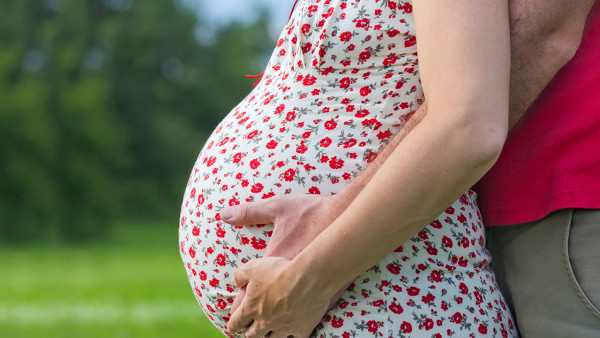 警惕孕妇早产的3大征兆 该如何应对？(图1)