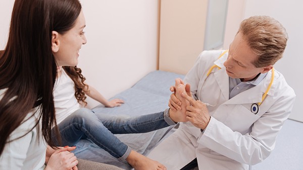 带妻子进行产后检查的注意事项(图1) 带妻子进行产后检查的注意事项(图1)