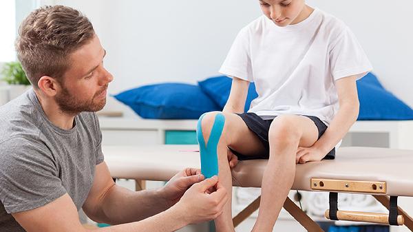 9岁男孩腿上已经有腿毛正常吗(图1)