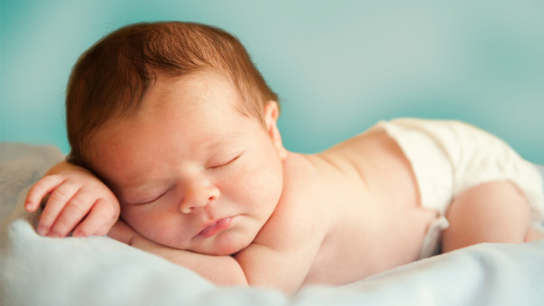 婴幼儿患中耳炎的原因是什么?婴儿患中耳炎有什么症状?(图1) 婴幼儿患中耳炎的原因是什么?婴儿患中耳炎有什么症状?(图1)