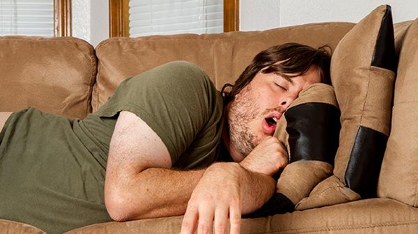 睡不着？揭开影响你夜间安眠的3大真相，找到解决之道！(图1)