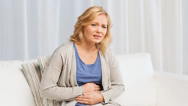 尿液浑浊腰痛？小心泌尿感染或结石，女性健康不可忽视！(图1)
