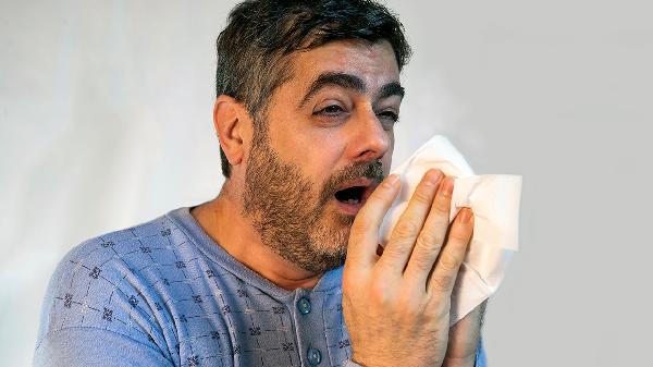 破伤风病人的典型症状a面色潮红(图1)