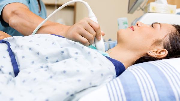 白塞病出现腹痛症状如何治疗(图1) 白塞病出现腹痛症状如何治疗(图1)