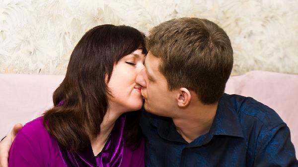 男性性功能下降怎么办该如何治疗(图1)