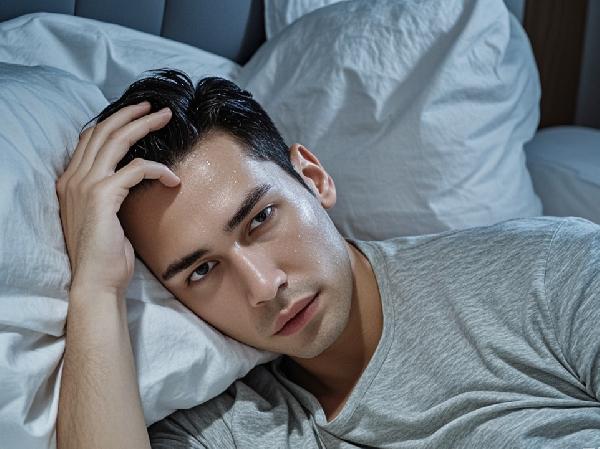 晚上睡觉出汗是怎么回事男性(图1)