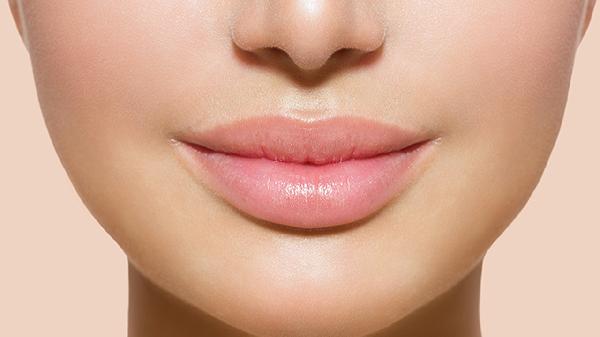 上嘴唇外翻怎么改善自然方法(图1)