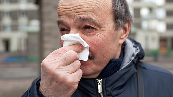 22岁常年熬夜男生患感冒查出尿毒症(图1)