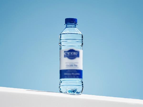 宝宝多大能用吸管杯喝水?(图2)