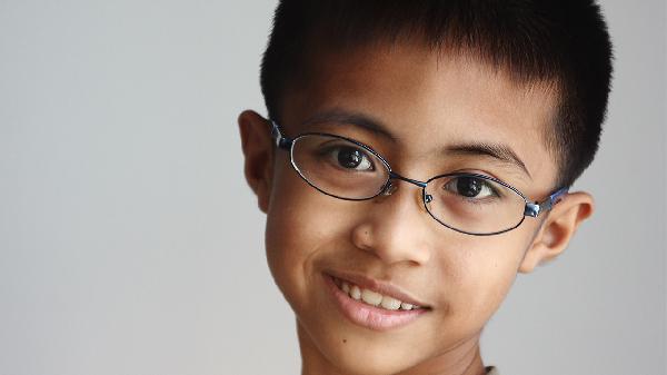 小孩哭了后眼睛周围出现小红点(图1)