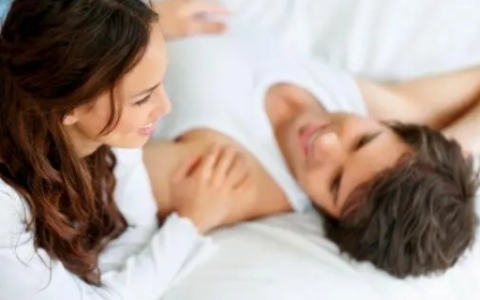 想要自己的女人更爱自己？男人必须做到这3点