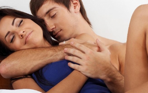 要想夫妻性生活和谐，男人应该坚持做好这5点
