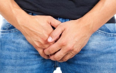男性尖锐湿疣症状有哪些？男性感染尖锐湿疣易出现这些症状