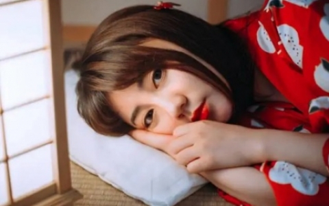 女人劈腿什么意思 女生劈腿的九大征兆是什么