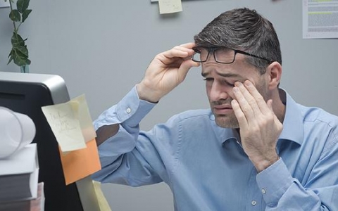 眼睛不知道是不是有问题