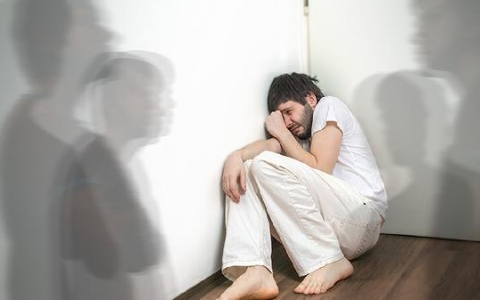男性排尿不畅是什么原因引起的