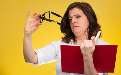 脚和眼睛肿是什么原因