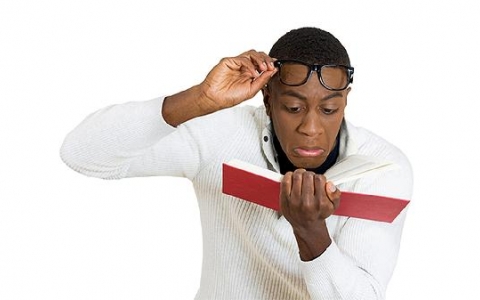 眼睛旁边摔流血了用什么