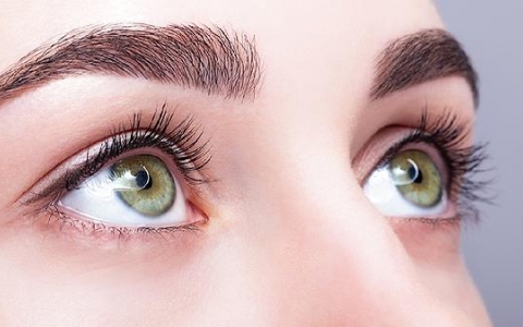 眼睛有点痒是怎么回事