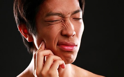 在家如何冲洗牙龈出血处理