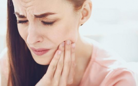 怎样有效地缓解牙疼