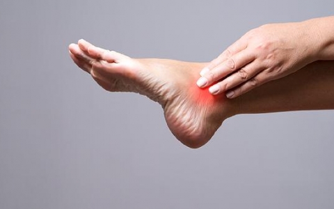 脚盖黑了怎么了？