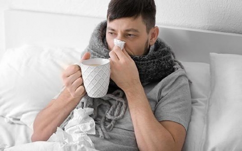 一直发烧感冒是不是hpv