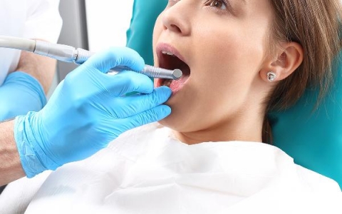 根尖囊肿手术该不该做？这些症状帮你做决定！