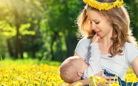 喂奶的时候乳房会胀痛一下