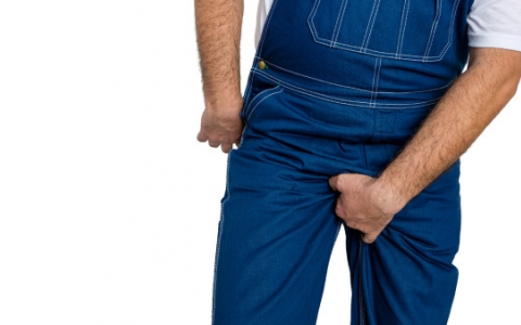 男性膀胱炎的饮食应该避免什么？