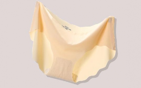 5女宝内裤黄黄的正常吗