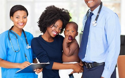 12岁女孩有褐色分泌物正常吗