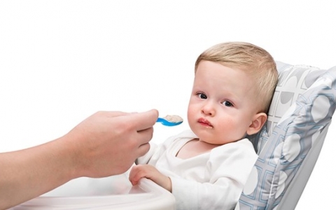 新生儿食欲不振睡觉的原因