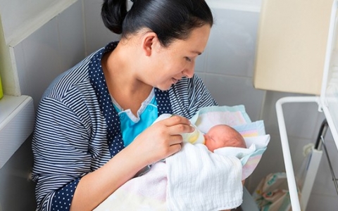 婴儿肚子咕咕叫是怎么回事      怎么判断婴儿是否胀气