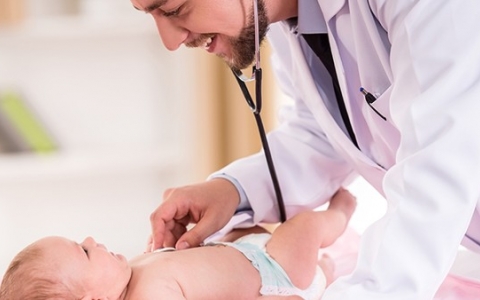 婴儿囟门受伤的表现