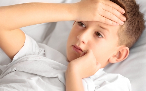 小孩打呼噜用不用治疗？孩子鼾症有哪些饮食疗法？