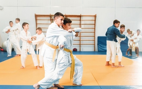 儿童易发扁桃体炎的原因是什么？中医偏方治疗扁桃体炎的效果怎么样？