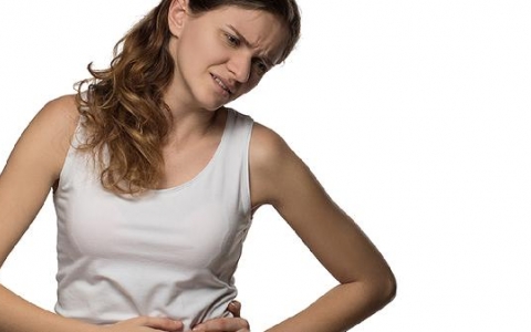 几岁出现尿分叉正常吗女