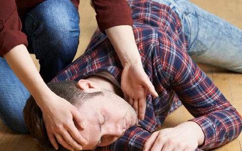 男性小便分叉是什么原因